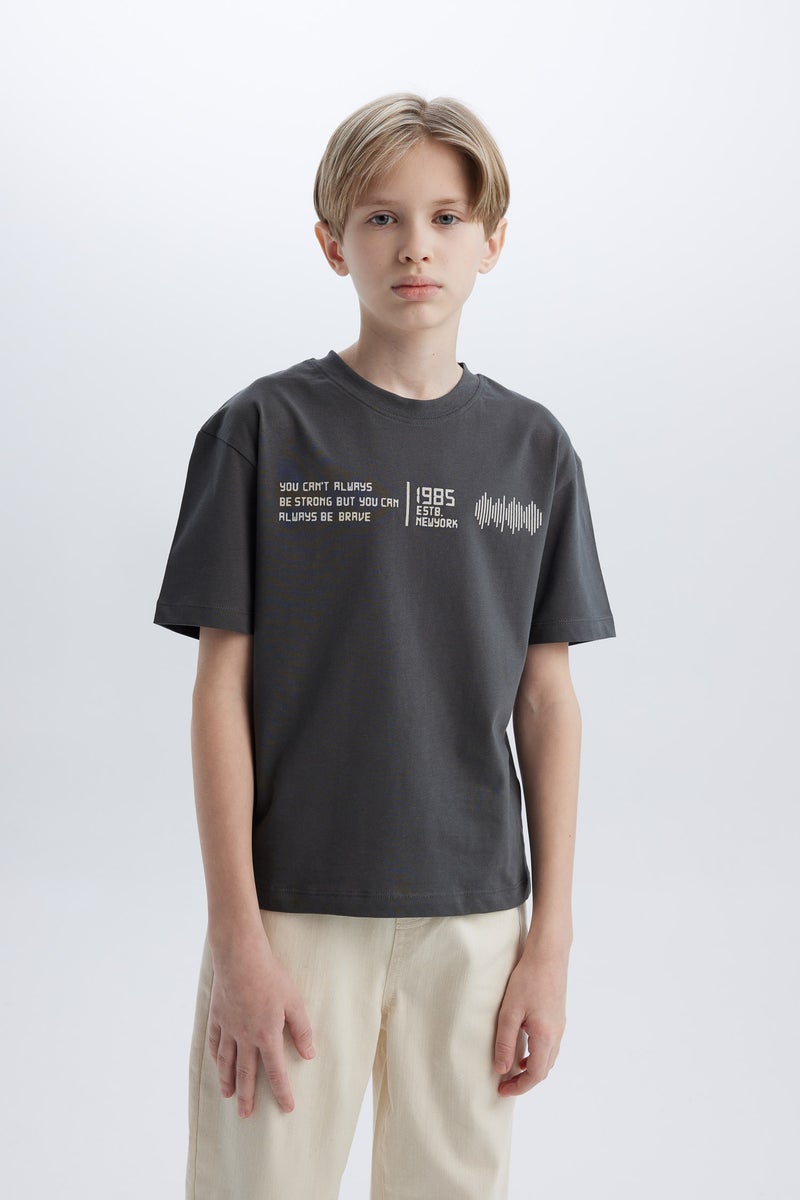 ديفاكتو تيشيرت اولادي نص كم اوفر سايز برقبة مستديرة - Image 3